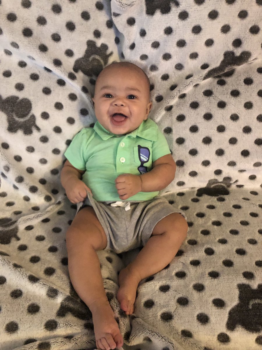 mblacketer3's tweet photo. Summer lovin’ baby 💛🌞 https://t.co/E40AugF4jx