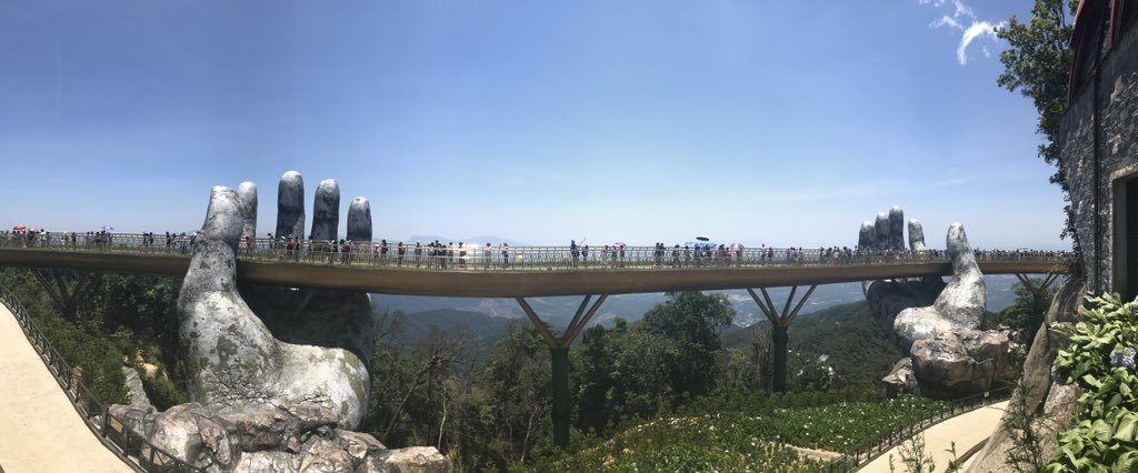 Levanthinh's tweet photo. #goldenbridge #banahills #panaroma https://t.co/fXbKXc3Xch