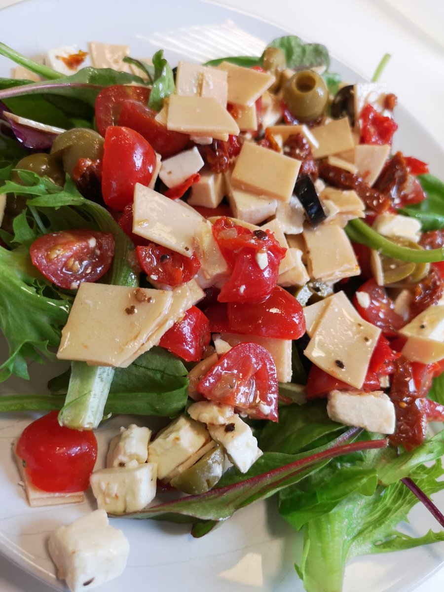 Team lunch 🥗@SnuggHomes were all excited for the #AHO19 <a href="/natfedevents/">NHF Events</a> #sharedownership #affordablehousing <a href="/LauraSnuggHomes/">Laura_SnuggHomes</a> <a href="/KarenSnuggHomes/">Karen_SnuggHomes</a>