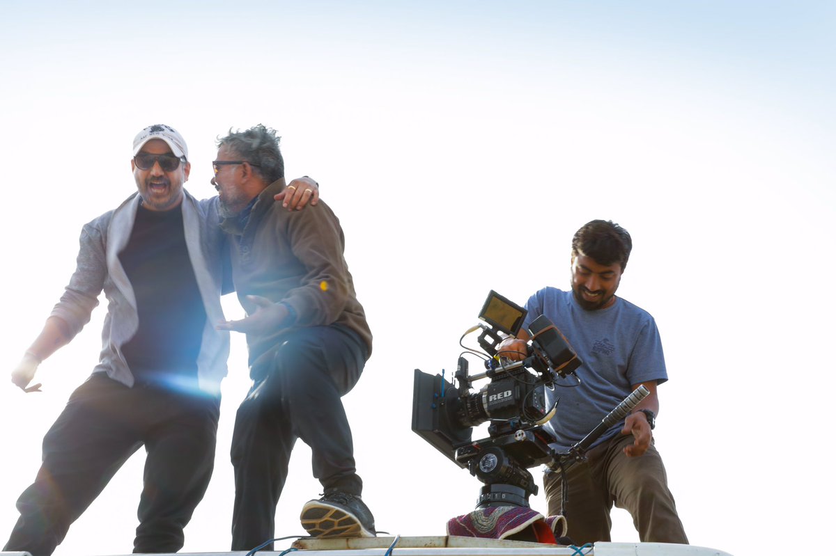 Futurewingsstu1's tweet photo. ‘Hard work’ must but ‘fun at work’ first #FutureWings #philosophy #behindthescenes #SaiyaanJi #pinkymaidasani
#sandytaneja #folk #rap #music #video #producer #director #love #passion https://t.co/Ncn8ADDDYh