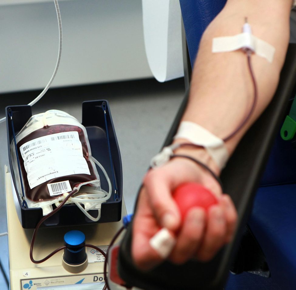 libe's tweet image. Les réserves de sang au plus bas depuis 2011, appel à la «mobilisation générale» dlvr.it/R61G3f