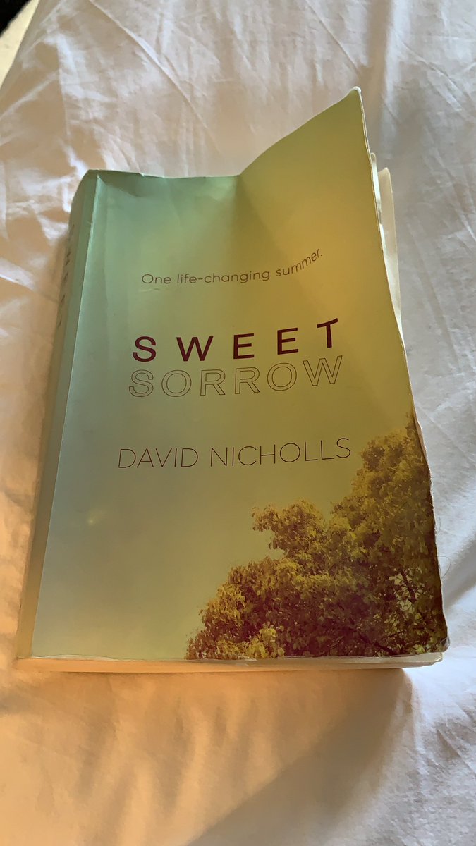 FayRipley's tweet image. Basically #sweetsorrow is another brilliant @DavidNWriter book. To read it is to open a door into your own memory.He remembers things for me.Feels things only I have felt. Tells stories we already know but for the 1st time.It’s like you are daydreaming #orderit