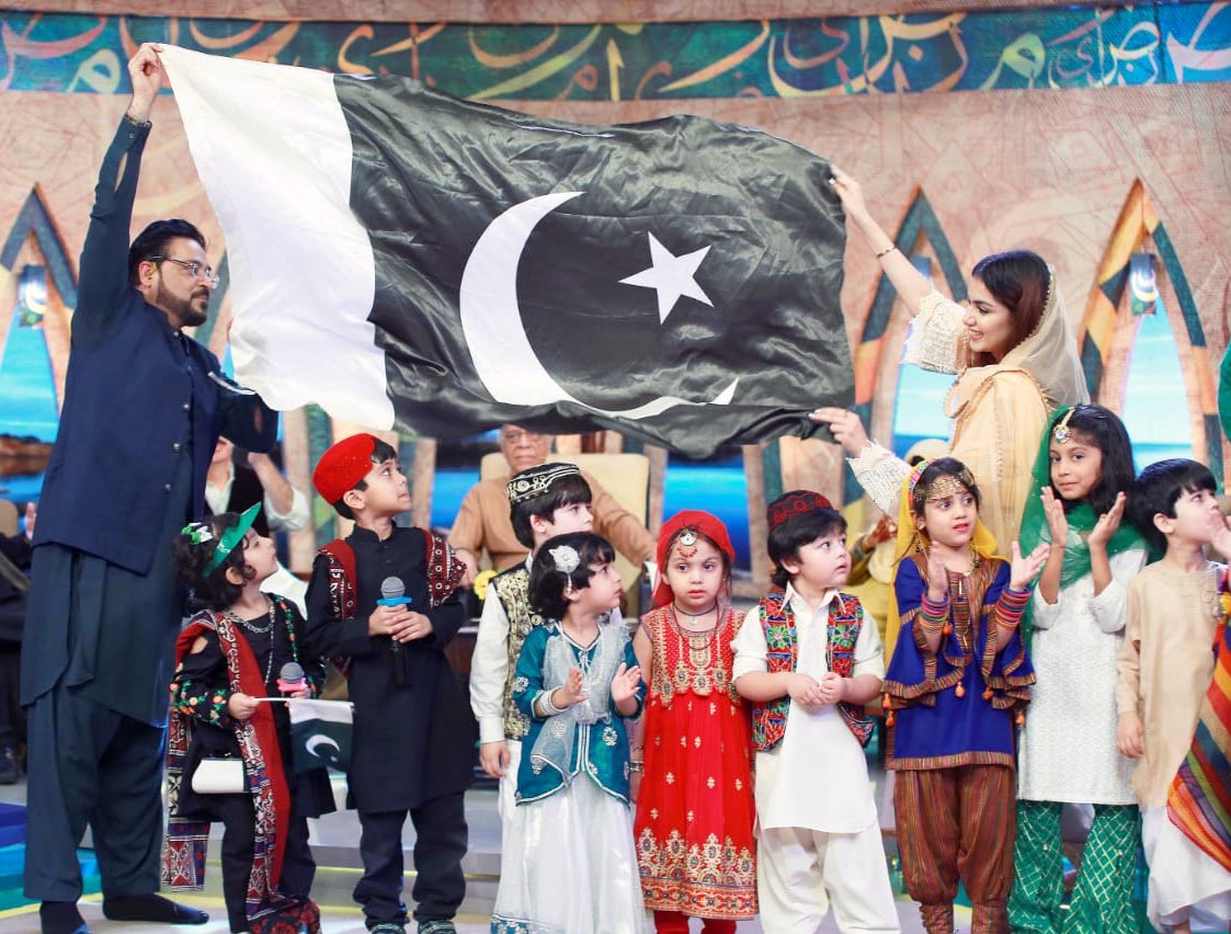 syedatubaanwar's tweet photo. Pakistan Zindabad! #ChandRaat 🇵🇰 https://t.co/v8AGbEPLfN