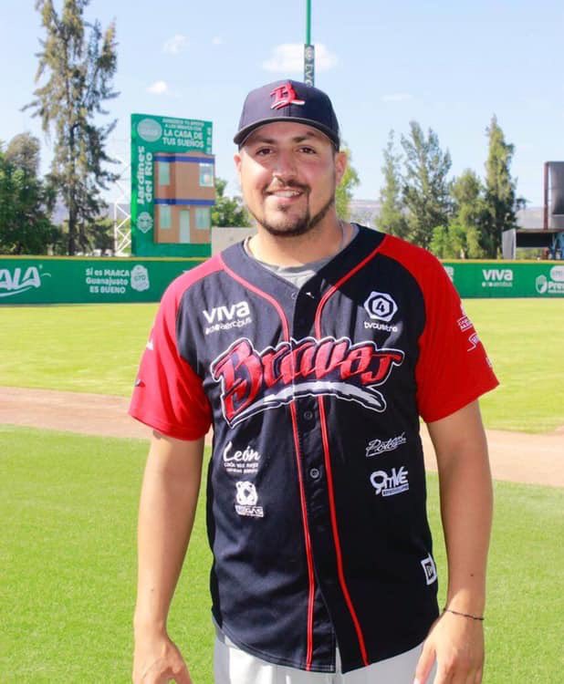 LigaMaya's tweet photo. @LigaMaya felicita a su #orgullomaya Fernando Pérez Abreu por su regreso a @LigaMexBeis con @NacimosBravos  y los invita a apoyarlo en su serie con @DiablosRojosMX  #vamoschila @Yayo_33 https://t.co/gNN9bO71Qv