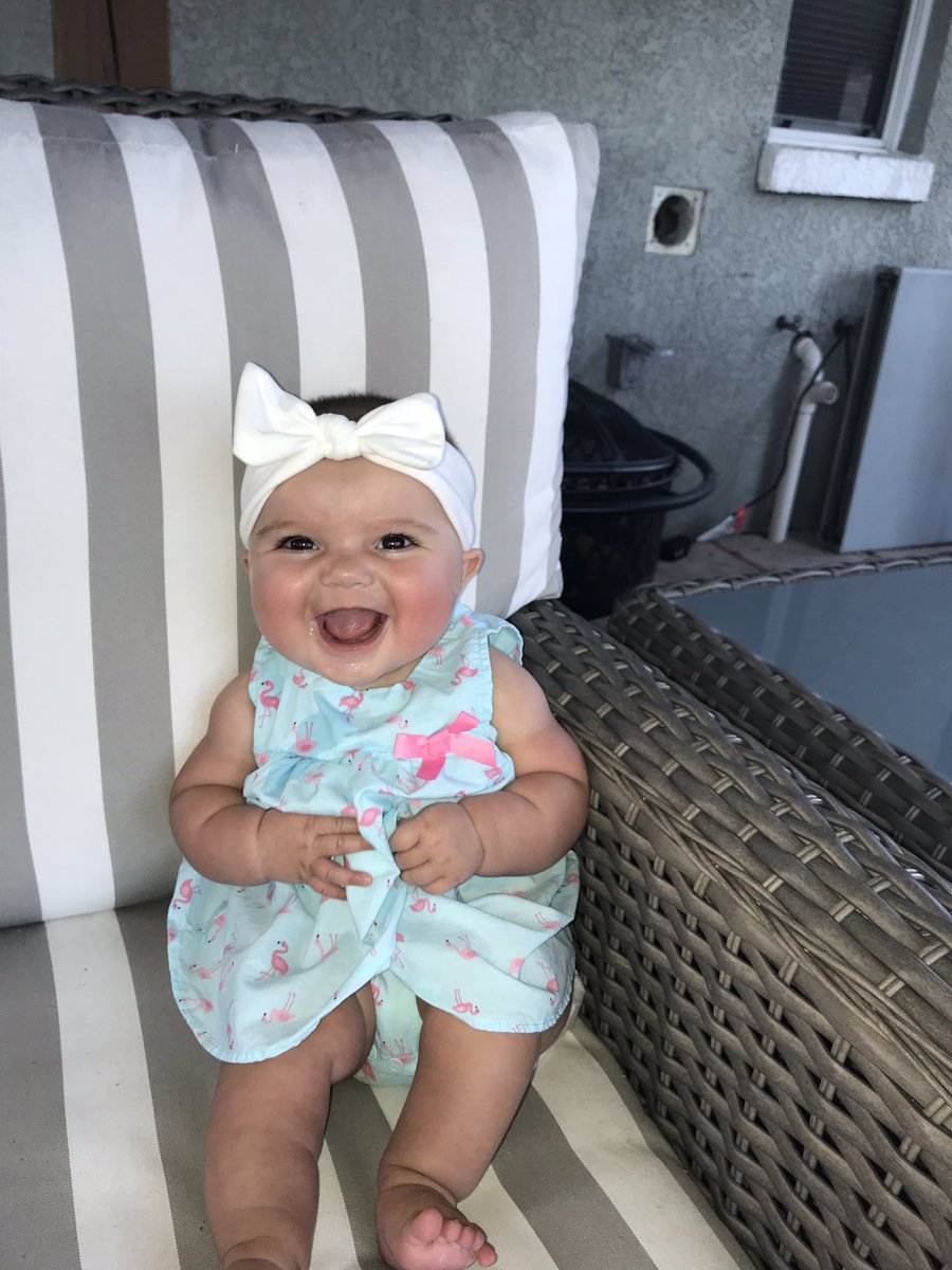 sarauribeee's tweet photo. Chunkabug is 5 months !! https://t.co/Ivoj9u6TqE