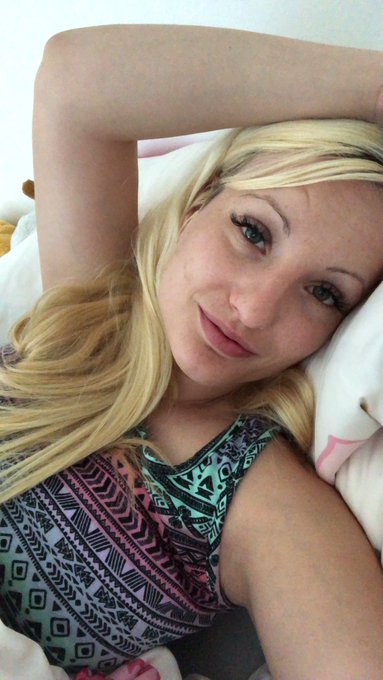 Kurze Pause und ab 20.30 wieder online . Ich freu mich auf euch dann 🥰#Pause #Camgirl #blond #bett #dirty<a href="/tag/blond"class="tags"><span>#blond</span></a><a href="/tag/sexy"class="tags"><span>#sexy</span></a><a href="/tag/germany"class="tags"><span>#germany</span></a><a href="/tag/online"class="tags"><span>#online</span></a><a href="/tag/dirty"class="tags"><span>#dirty</span></a><a href="/tag/talk"class="tags"><span>#talk</span></a><a href="/tag/pause"class="tags"><span>#pause</span></a>
