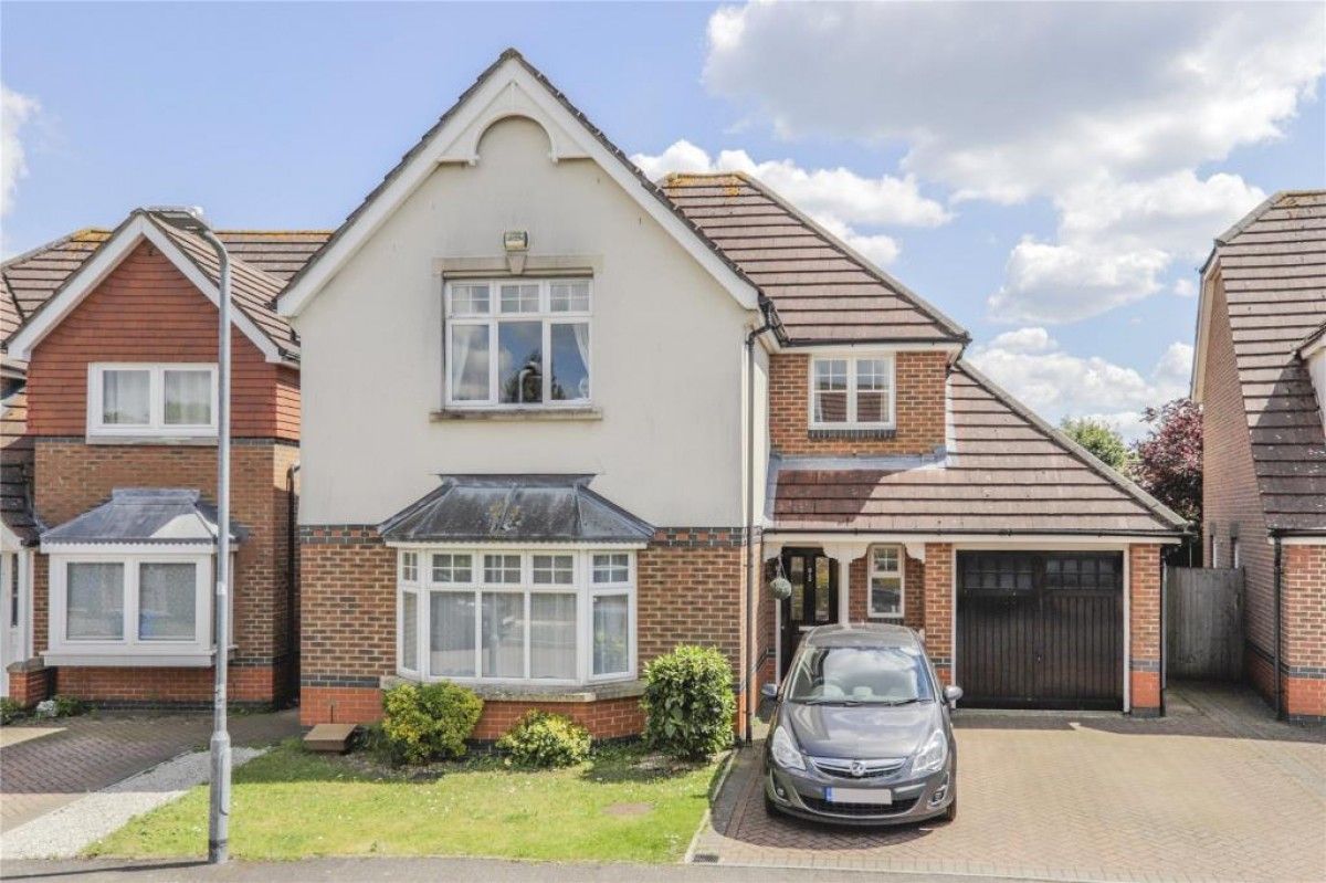 Situated within the ever popular Larkspur Chase development, this family residence is located in a popular area. buff.ly/2wyQ8nP