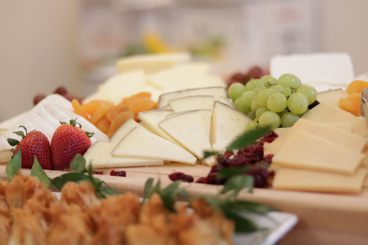 It's #NationalCheeseDay and what better way to celebrate than at Salute! A Wine Tasting Tour of Italy at Gigante in Eastchester? There's still a few tickets left but you have to act fast. bit.ly/2I6zSzu. #wmwineandfood #wineandfood