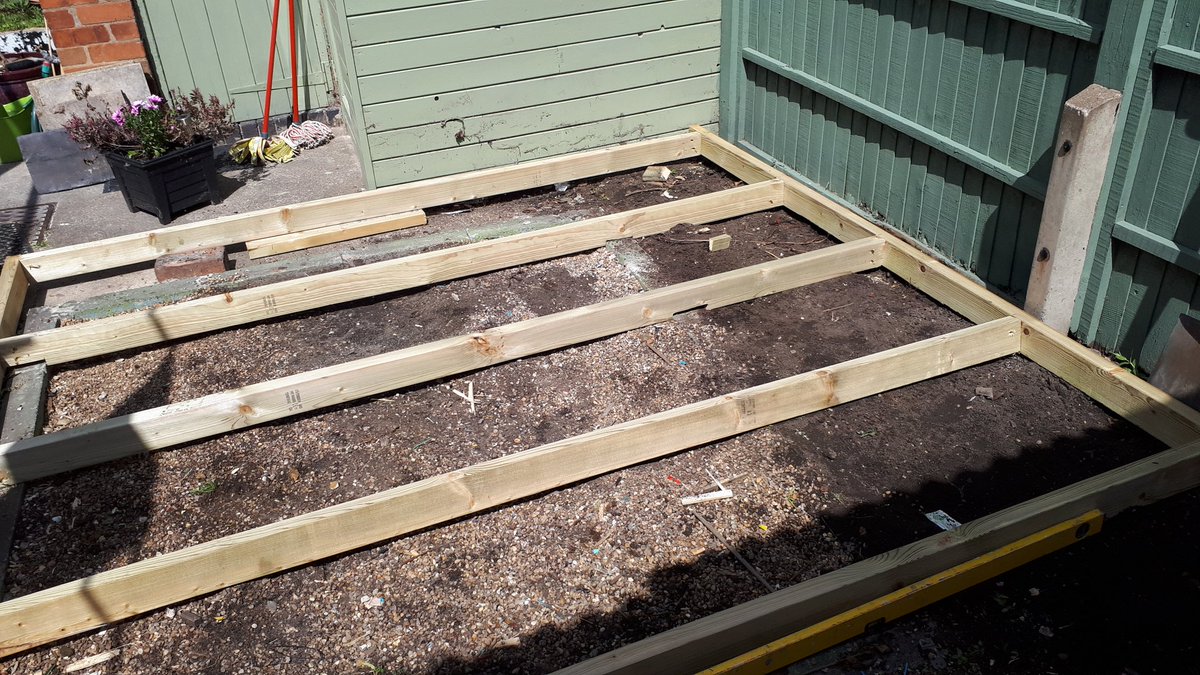 CanYaJust1's tweet photo. Latest job. #decking. From clearing to finished product. 
#landscape 
#decking 
#Revamped 
#garden https://t.co/kjXu8CRo60