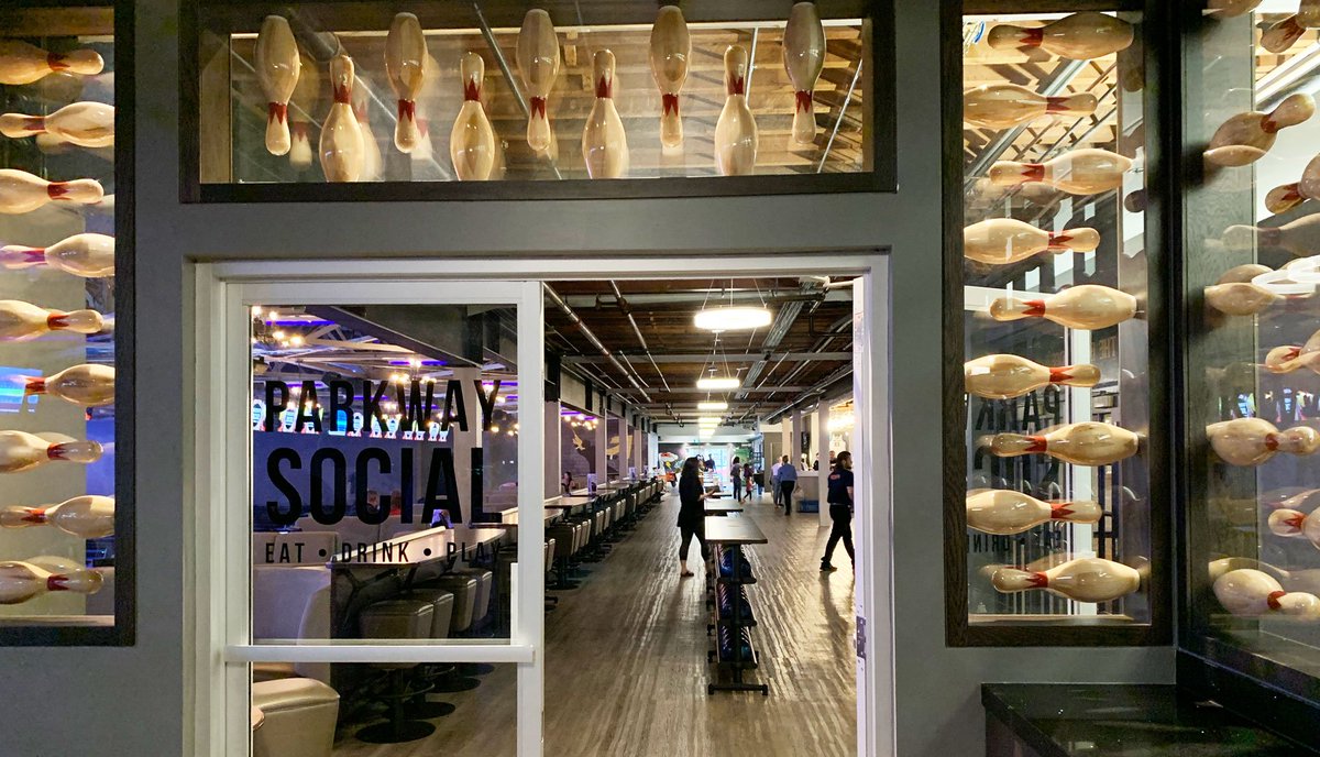 NEW ARTICLE <a href="/ParkwaySocial/">Parkway Social</a> #bowlingalley is the hottest new #cocktailbar in #StCatharines stcatharinesstreet.com/2019/06/04/par… #OurHomeStC