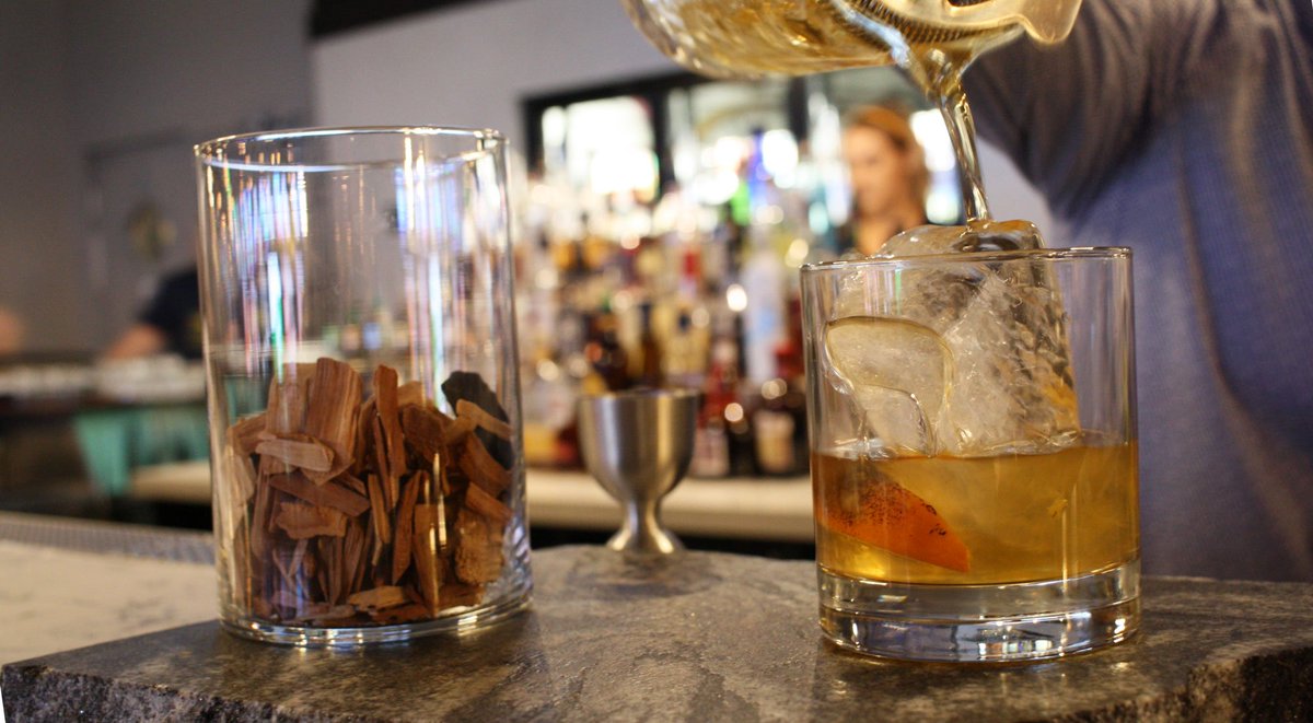 stcatharinesst's tweet photo. NEW ARTICLE @ParkwaySocial #bowlingalley is the hottest new #cocktailbar in #StCatharines https://t.co/AFyYLFJ5lL #OurHomeStC https://t.co/LAk9z9iIX0