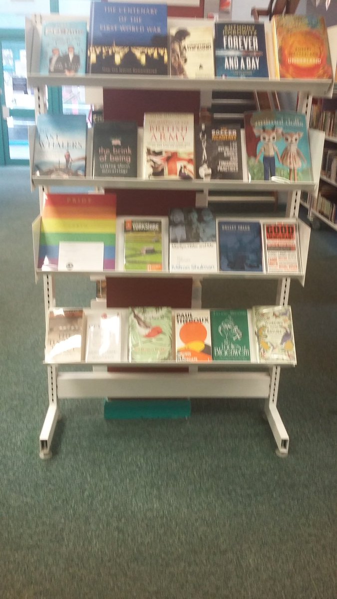LucyPurrington's tweet photo. 04.06.19
Treorchy library.
As it's Pride Month, thought I'd leave a postcard next to 'Pride: the story of the LGBTQ equality movement' by Matthew Todd.
#Rhondda #Treorchy #library #Treorchylibrary https://t.co/beNu7a5X0O