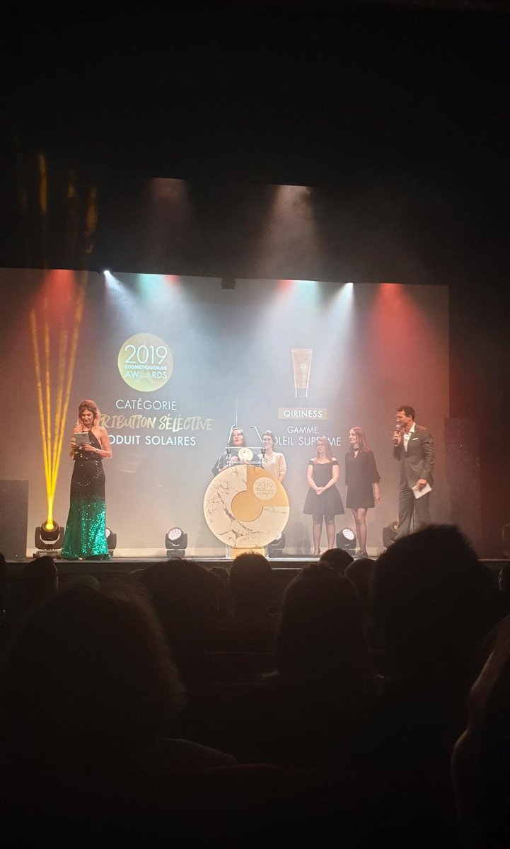 Nous sommes fiers de vous annoncer que notre gamme Soleil Suprême a reçu l' Oscar <a href="/Cosmetiquemag/">Cosmétiquemag</a> 2019 dans la catégorie solaires en distribution sélective ! #cosmetiques #soins #oscar #recompense #btob