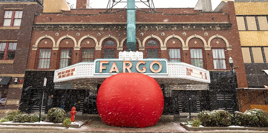 We want to hear from you! Provide feedback about public art in the City of Fargo by taking this survey: fargond.gov/city-governmen… 

#publicart #RedBallProject  

Photo by Brit Worgan