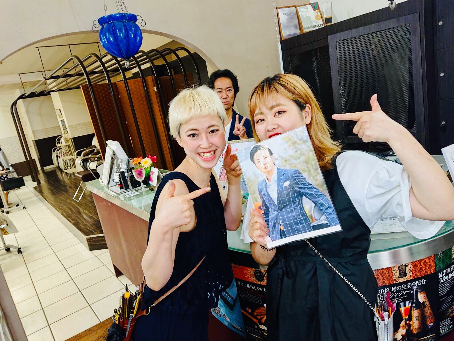 山下 誠司 今回の出発前はearth大崎店を訪問 市野仁美オーナーにヘアセット 清水佳子店長にネイルケアをしていただきました お客様目線で体験出来ると共にスタッフの成長が見れて嬉しい瞬間です みんないつもありがとうございます