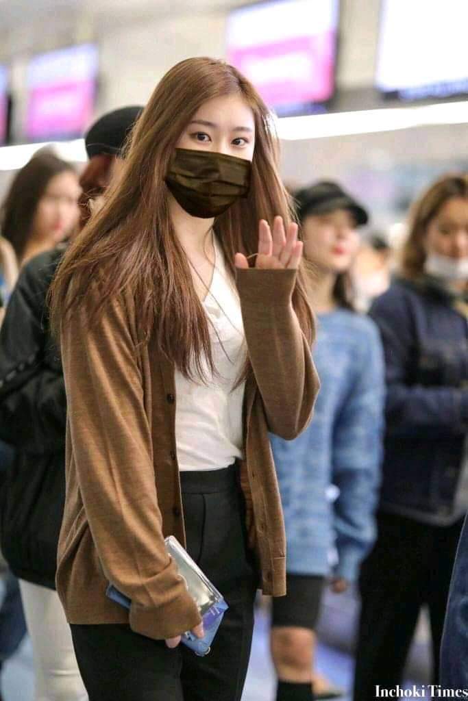 트와이스 실친즈가 과거 V앱에서 살짝 말싸움했던 이유 | 인스티즈