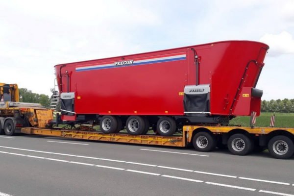 MaquinacDigital's tweet photo. #Peecon exportó a Estados Unidos un mixer de 70.000 litros y 4 sinfines.
https://t.co/UutL3zLM8C #AlimentacióndelGanado https://t.co/jCNqzCRWy9