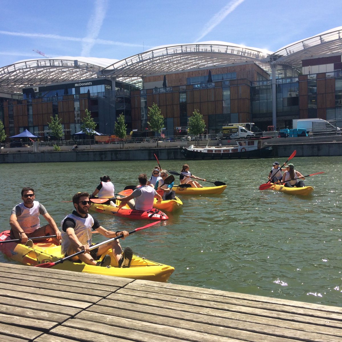 Profitez du cadre exceptionnel que nous offre le quartier de Confluence en organisant des activités de kayak ! L'équipe de PORT RAMBAUD s'occupe de tout. Pour en savoir plus : buff.ly/2BxbiFF
#summertime #confluence #kayak