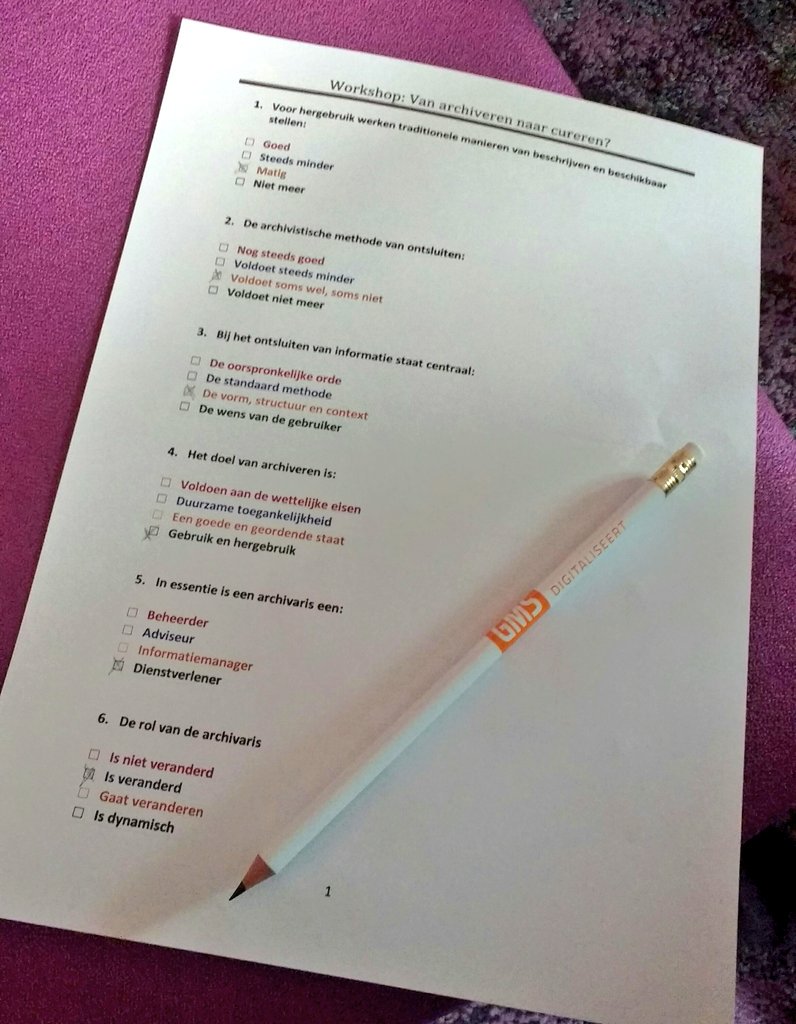 CorettaBakker's tweet photo. Altijd leuk, een quiz tussendoor met mogelijke antwoorden die allemaal goed zijn ;-) #archiefdagen #archief19 #vanpreserverennaarcureren https://t.co/2z3rcdA9sD