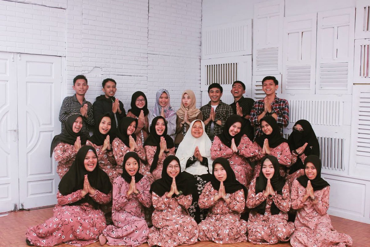 nitha45_'s tweet photo. ❤ Happy Eid Mubarak 1440H ❤

Let us forget our mistake in the past with all the forgiveness and may Allah gives us abundantly of happiness and prosperity ahead. 😇🙏

#happyeidmubarak #selamatharirayaidulfitri #idulfitri1440h #happyeidmubarak1440h https://t.co/ZreTJOHslV