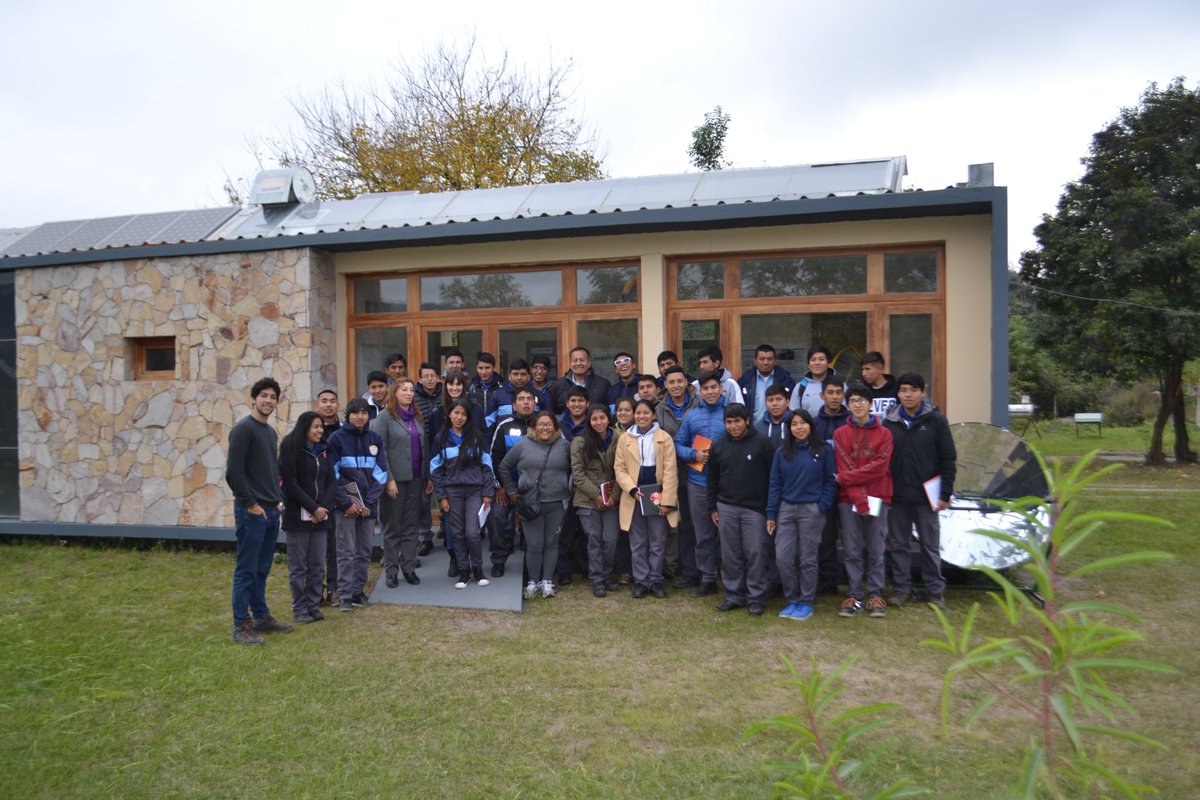 EcoAndina's tweet photo. 31 de Mayo: tuvimos el placer de recibir a los chicos de la Escuela de Educación Técnica E.E.T. N° 1 General Manuel Belgrano de Maimará en nuestra casa #EcoSolar en #CentroCEDIERA. Realizamos un guiado por nuestras instalaciones y una charla sobre las ER y la EE.#CharlasEcoAndina https://t.co/ULcGbbqusX