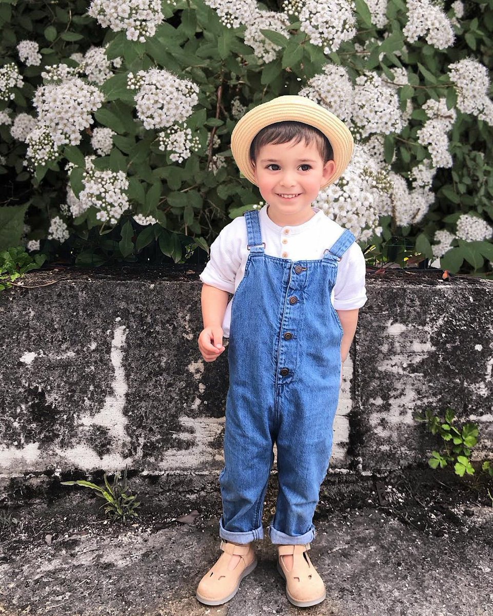 PabloskyShoes's tweet photo. Le pongas lo que le pongas, con este zapatito de la línea Stepeasy irá seguro, cómodo y con un look 👌! 👶👣 Con #Stepeasy conseguimos que tu bebé gane estabilidad, confianza y seguridad 👉 Descubre la colección en https://t.co/RobJWJHKlu
#pablosky #bebe #baby #primerospasos https://t.co/deNj6BaRjd