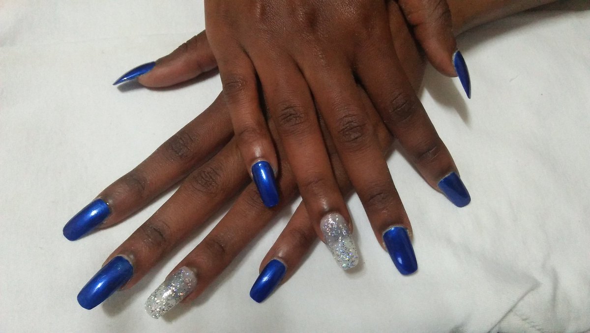 Mwitishanice's tweet photo. "Love is the site of how good your nails look when you're typing on your iPhone." 😍 https://t.co/DlLtTpMkR5