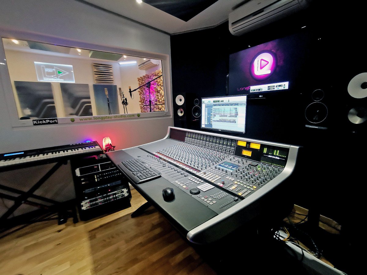 solidstatelogic's tweet image. Longplay studio Zagreb have recently installed a Solid State Logic AWS924 SuperAnalogue Console as the centerpiece of their control room.

Welcome to the SSL family, Long Play!

#SSL #SolidStateLogic #AWS924 #SSLFamily #StepUptoSSL #MixedOnanSSL #SuperAnalogue #SSLEQ #SSLBusComp