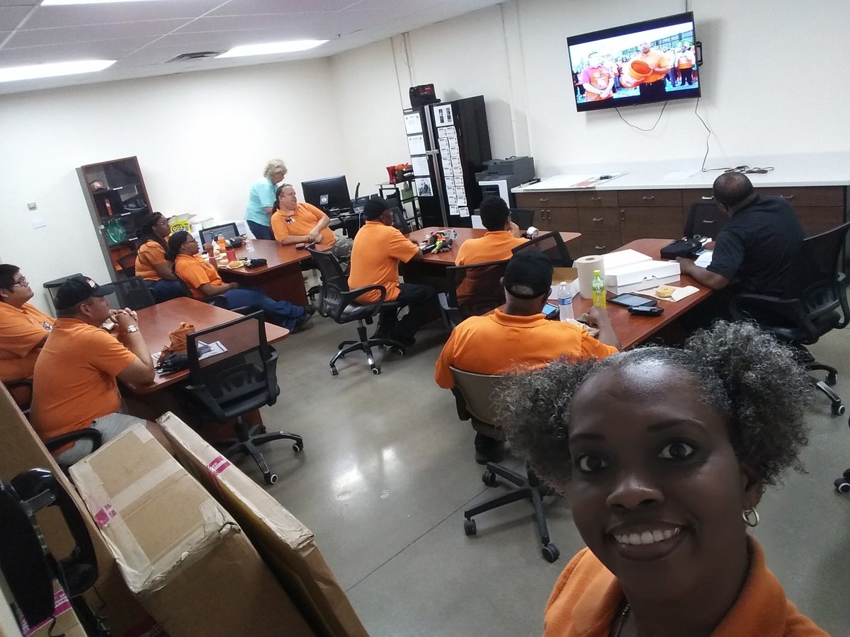 Reflections on the hill: #530 enjoying the broadcast. Knowledge is power! <a href="/BLambert1414/">BLamb</a> <a href="/LewisHom/">Jimmy Lewis</a> @StellickJ