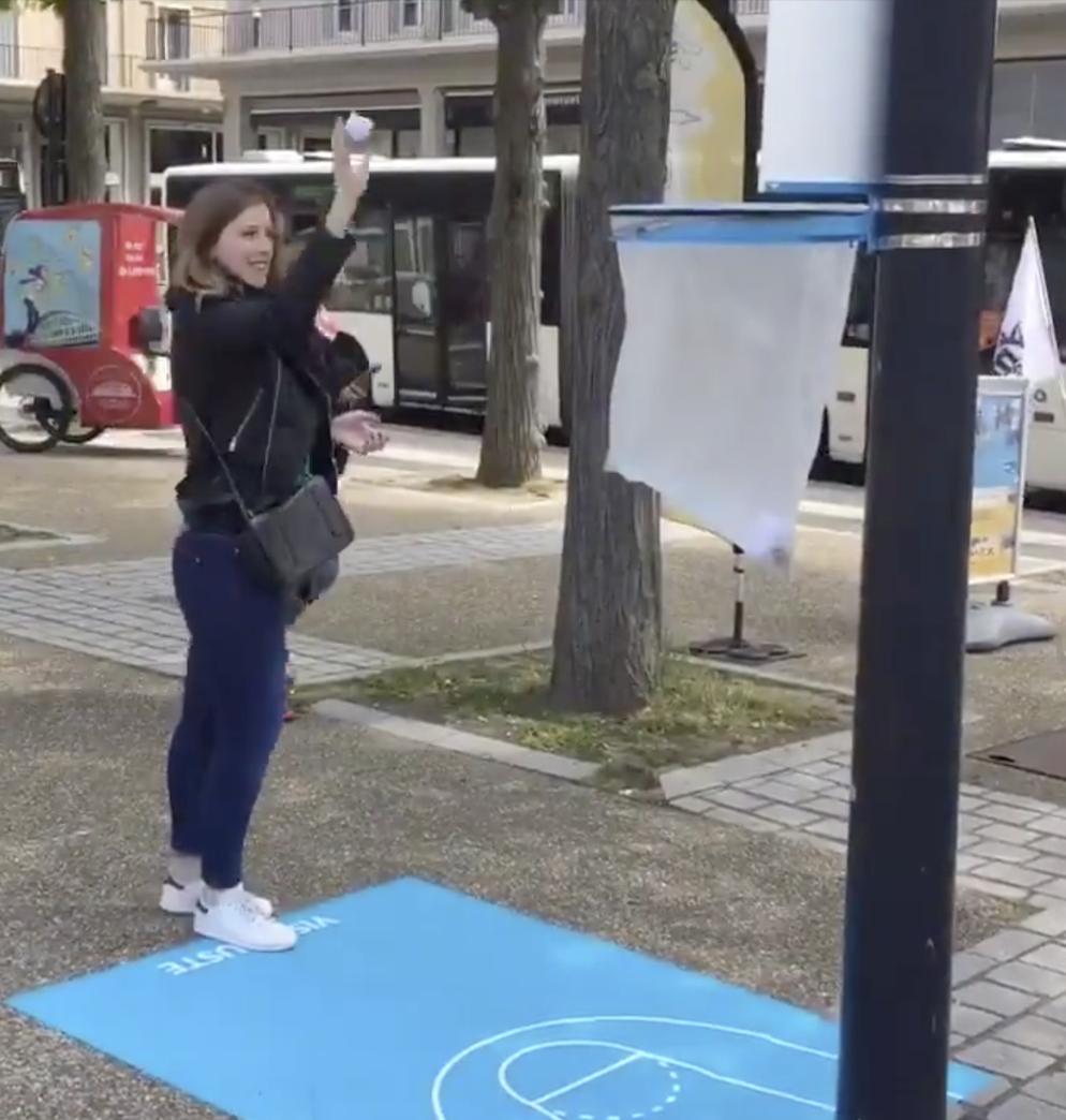 creapills's tweet photo. La ville du Havre transforme les poubelles en paniers de basket pour plus de propreté et de fun

Plus d'infos : https://t.co/me8MyqFKNa https://t.co/O3M3Sjz3vc