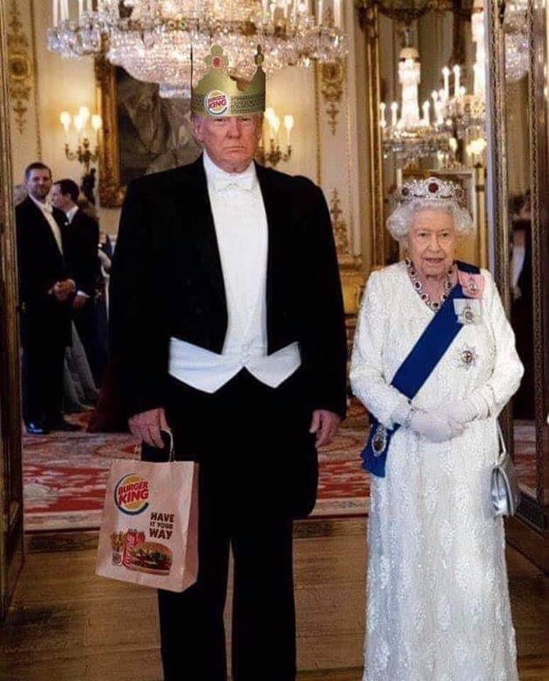 RPulvermacher's tweet photo. King Donald https://t.co/fzaMR5T16K