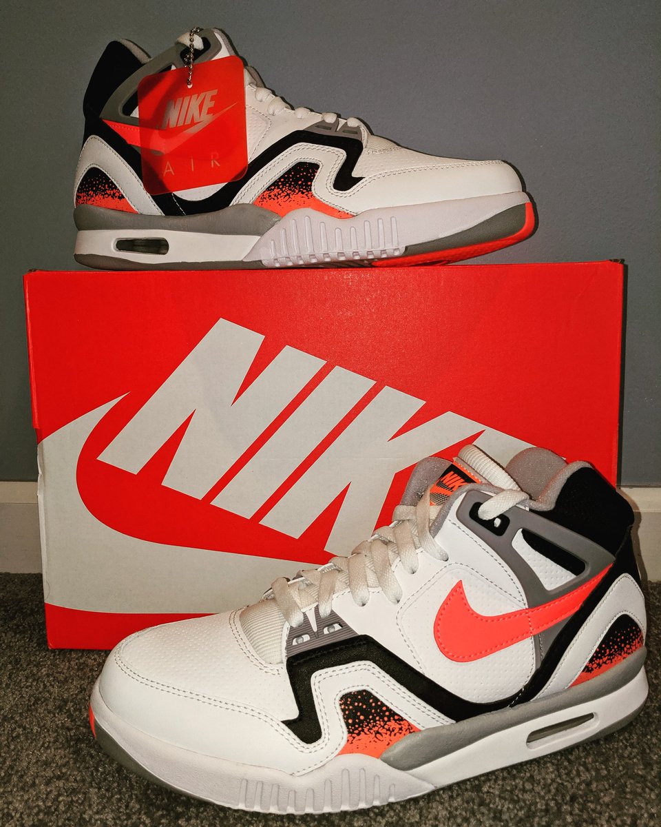 RickSchoonmaker's tweet photo. Got 'em! Loved these back in the day, love them even more now! #ImageIsEverything #AndreAgassi #AirTechChallenge2 #Sneakers #NiceKicks https://t.co/6cuGHeyKS0