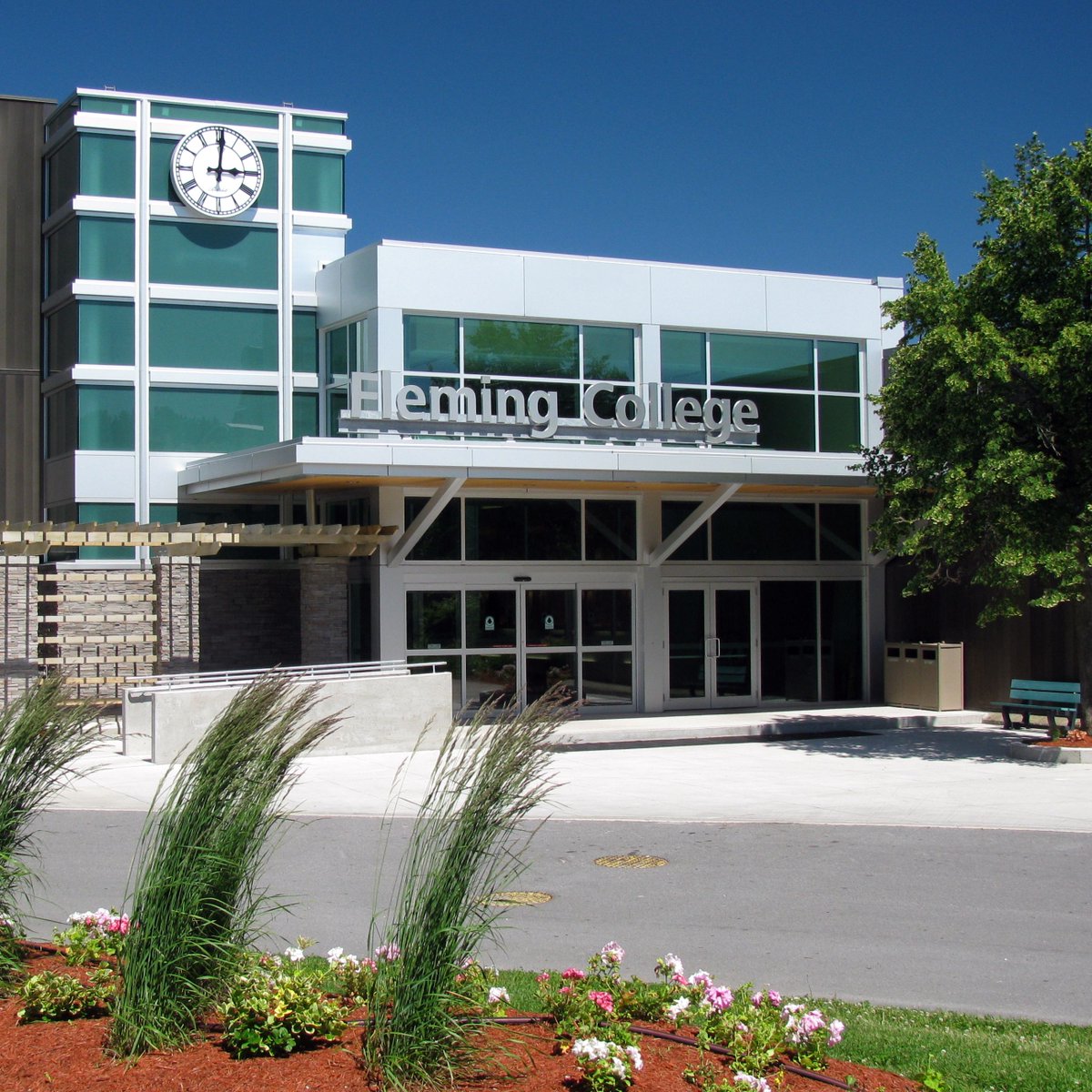 Fleming College is pleased to host the sold out <a href="/OACYC/">OACYC</a> provincial conference, #Weaving2019, this week at our Sutherland Campus! Read about the closing keynote speakers - and more conference info - for the sold out event here: flemingcollege.ca/news/fleming-c…