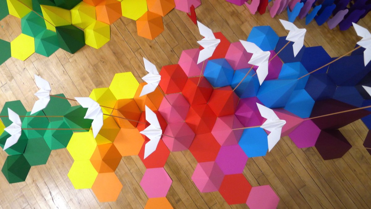 Atelier créatif autour de l’œuvre de <a href="/MlleMaurice/">Mademoiselle Maurice</a> samedi 8 juin à partir de 14h sur le Cour Mirabeau à #AixenProvence #festivalcestsud #origami #streetart #MademoiselleMaurice
marseilleexpos.com/blog/2019/04/1…