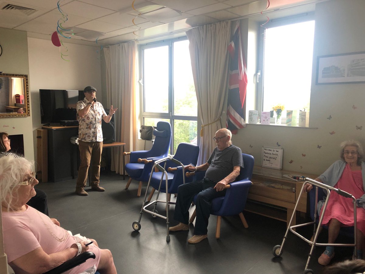 L8SalfordRoyal's tweet photo. Happy Hour on Pendleton 😂🤣😂 Carl the entertainer singing for the patients on Pendleton #shakingstevens #elvis #EndPJParalysis https://t.co/ALKsUnh2mi