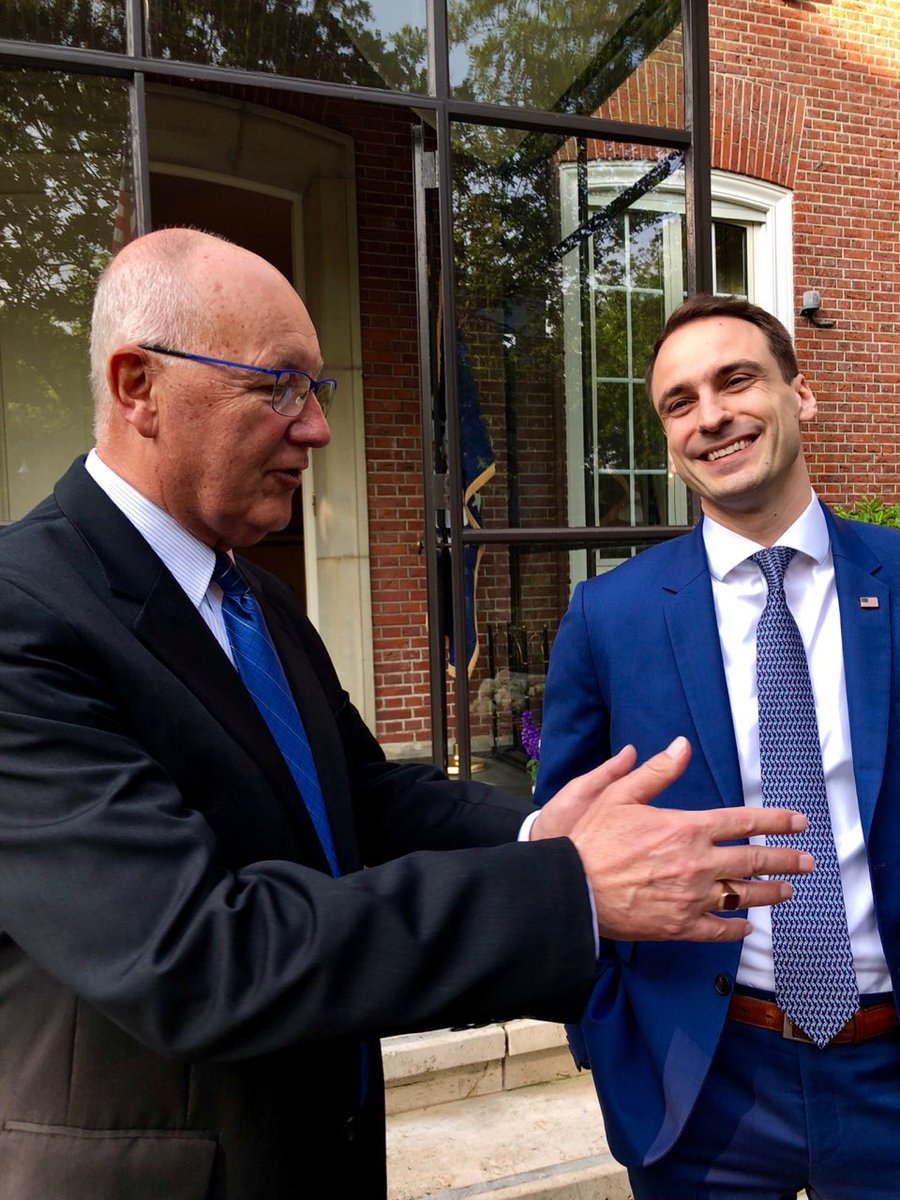 WHOSTP45's tweet image. Great breakfast this morning with some of 🇺🇸’s finest diplomats, @usambnl Hoekstra, Ambassador Reeker, and  @StateDept Counselor Brechbuhl. Looking forward to a great #GES2019 kicking off today at #TheHague! @usembthehague, @theGESsummit.