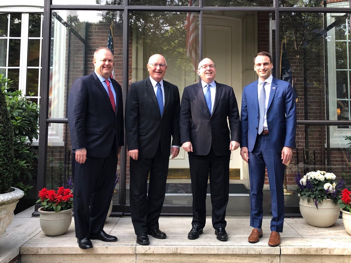 WHOSTP45's tweet image. Great breakfast this morning with some of 🇺🇸’s finest diplomats, @usambnl Hoekstra, Ambassador Reeker, and  @StateDept Counselor Brechbuhl. Looking forward to a great #GES2019 kicking off today at #TheHague! @usembthehague, @theGESsummit.