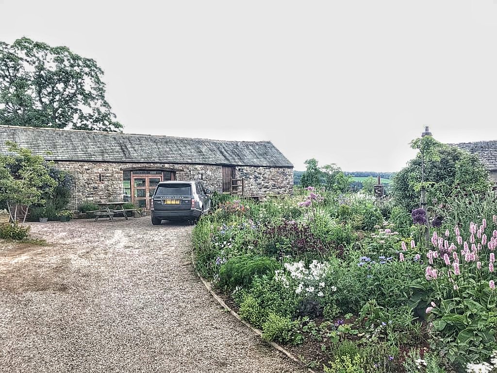 thespace_uk's tweet photo. We're in the stunning Lake District talking all things British sheep’s wool today with our lovely natural insulation client @thermafleeceUK 🐏
#clientlove #naturalinsulation #thermafleece #creativeagency #designagency #brandingagency #thespacecreative #lakedistrict https://t.co/hTKM8vCqRb