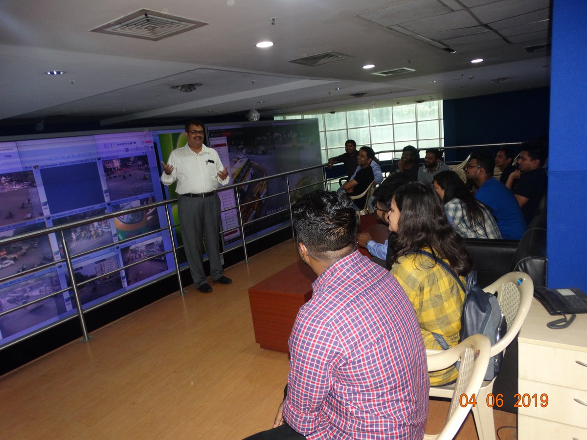 blrcitytraffic's tweet photo. Employees from Xiaomi company Bengaluru visited Traffic Management Centre, To know the functioning of TMC &amp; BTP. Explained by Dr.Anil Kumar P.G Police Inspector #TMC. https://t.co/9TCTePTwTq