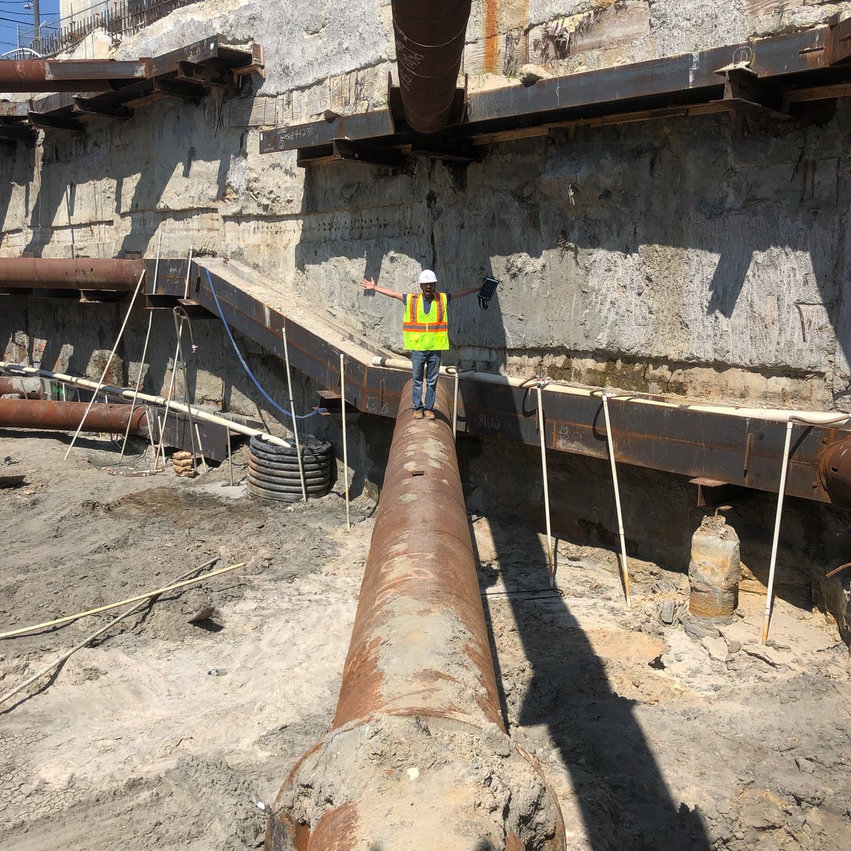 BLAengineers's tweet photo. You know it's an #engineeringtriumph when you can stand 20 ft below ground and 15 ft away from the Southeast's largest river. #engineering #Savannah #plantriversidedistrict #kesslercollection #kessler #riverstreet https://t.co/dYiSPy5zGS