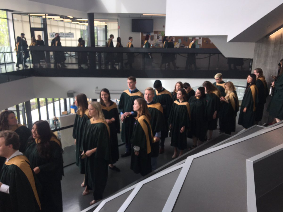 A big congrats to all of our Biology, Biochemistry, and the first full cohort in Biomedical Sciences. #TrentUConvocation @TrentConvo #tubio