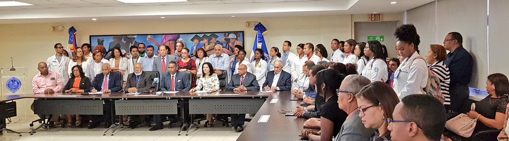 UniversidadUASD's tweet photo. Ahora| Rueda de Prensa sobre posición de la #UASD, @cmdorg, @ASONAENRD, Consejo Nacional de Sociedades Especializadas, y Colegio Dominicano de Bioanalistas #CODOBIO, ante el proyecto de ley que establecería el Examen Único de Residencias Médicas, #EURM, para el ejercicio médico. https://t.co/RzXFgIe5Jn