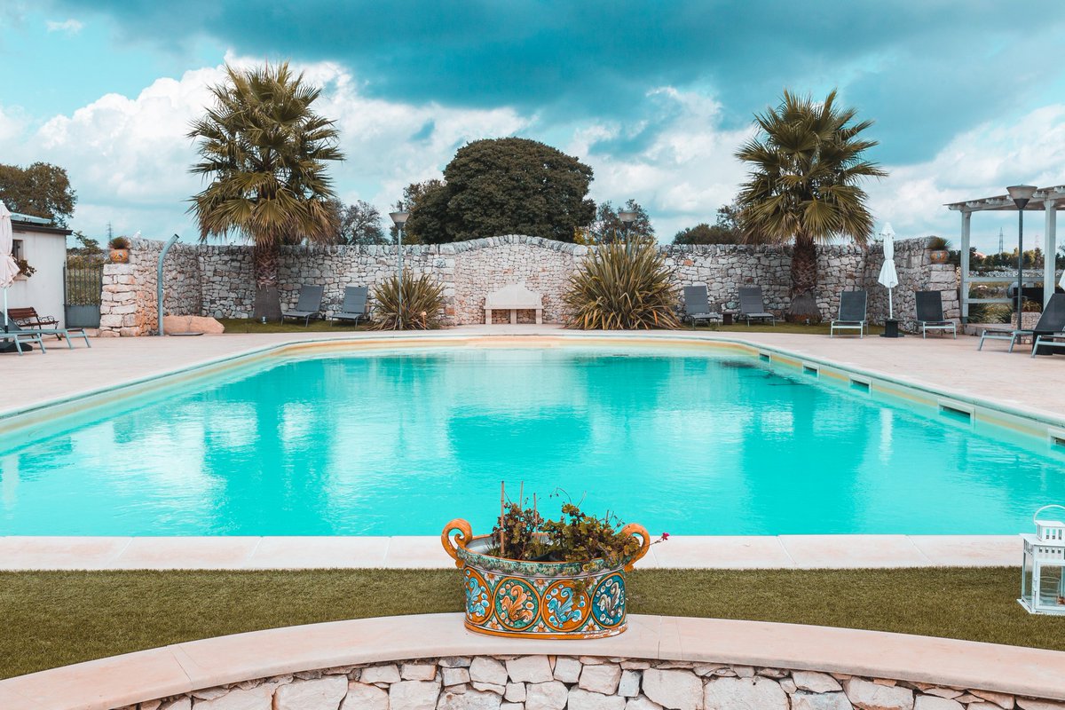 This year summer started later than usual. As my grandma would say, "better late than never"! With 26°, today is the perfect day for a relaxing swim. Can you believe there's even a jacuzzi area in our swimming pool?

📧 info@artemisiaresort.com
☎️ 0932/642575

#TuesdayThoughts
