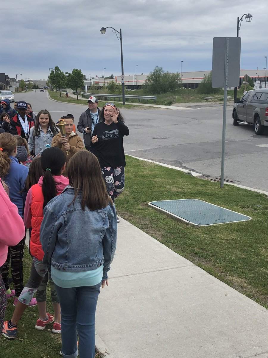MsDavies5's tweet photo. Special Olympics Torch Run! https://t.co/tUUCpfWwcQ