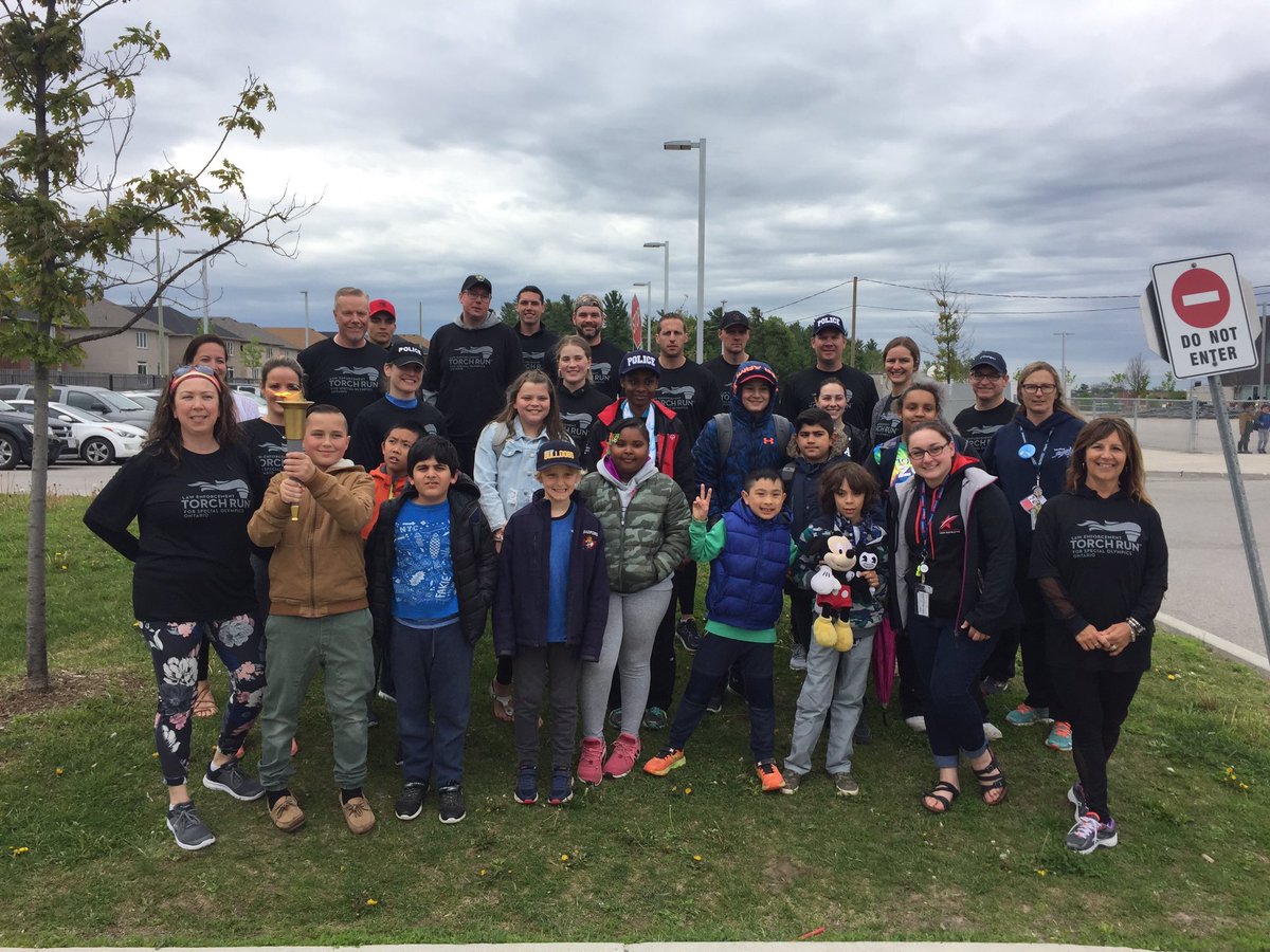 MsDavies5's tweet photo. Special Olympics Torch Run! https://t.co/tUUCpfWwcQ