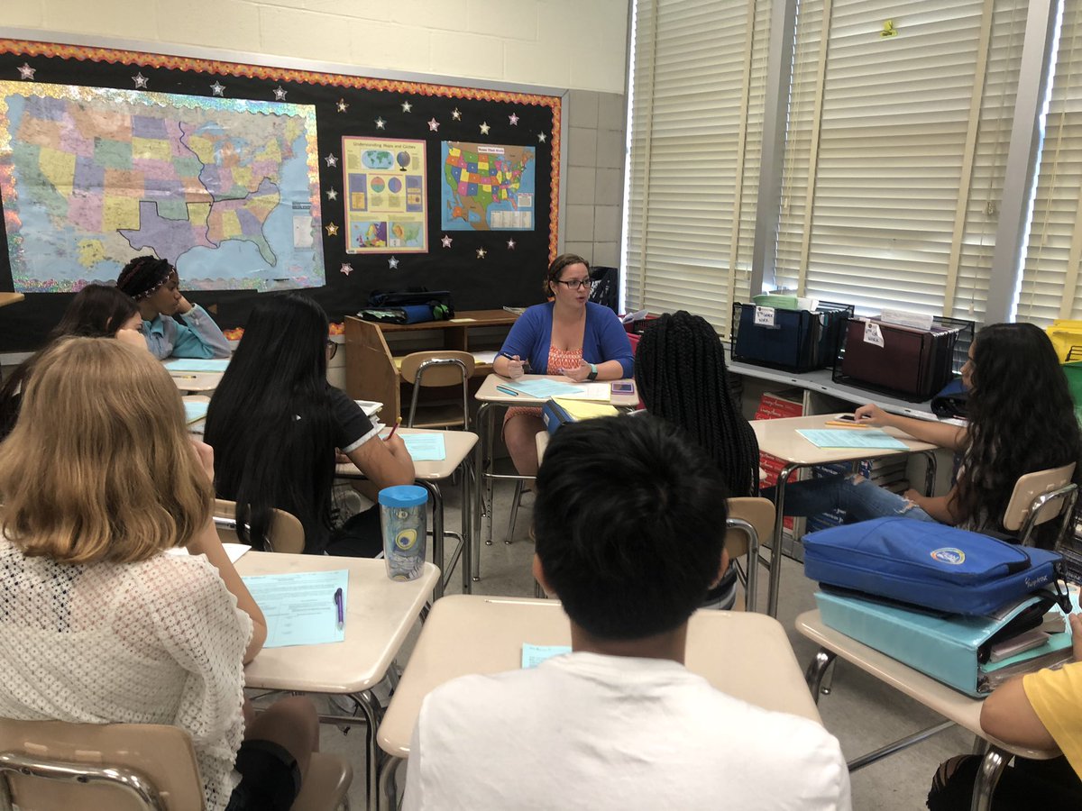 LBugdaBCPS's tweet photo. @MRMSlions engage in IB interdisciplinary unit by taking a stand on a contemporary issue using rhetoric and the methods of abolitionists! ๐บ๐ธ๐ฆ @MRMSmagnet @mariaking9 @IBmsSchuler https://t.co/THJiHMhJir