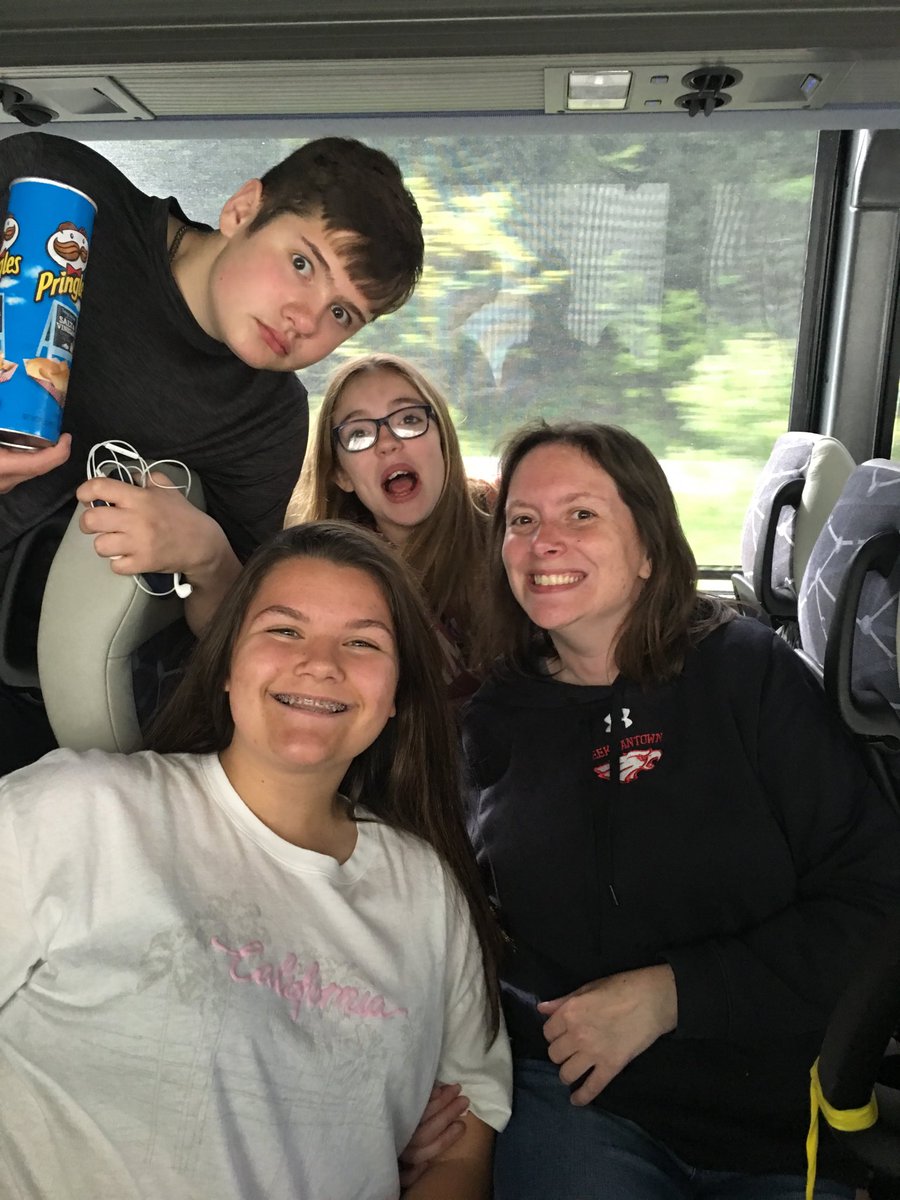 Kelly_SummitPBL's tweet photo. NYC bound with the Class of 2023! 🦅🗽🎭 #BMSthePlace2B ⁦@BeekmantownCSD⁩ https://t.co/QbQivwY8Vb