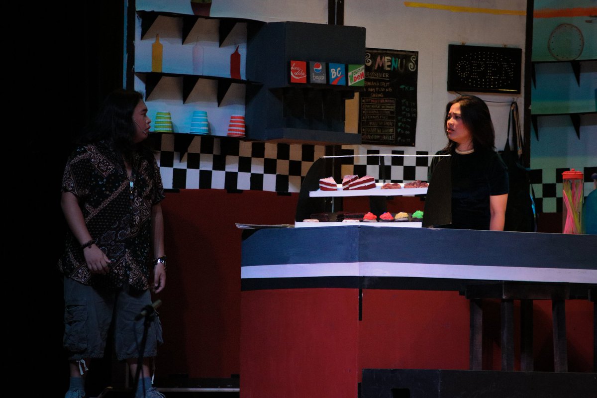 reyreyxia's tweet photo. Even if the world falls into pieces, chitoy will always bring you back home, kael. I miss chitoy and I miss the whole prod. Mahal na mahal ko kayong lahat. #BahaghariMDX #MDXAkoAngSimula #MDXMasterpiece
(c) @maxinedimaano https://t.co/VDa4SIrRvL
