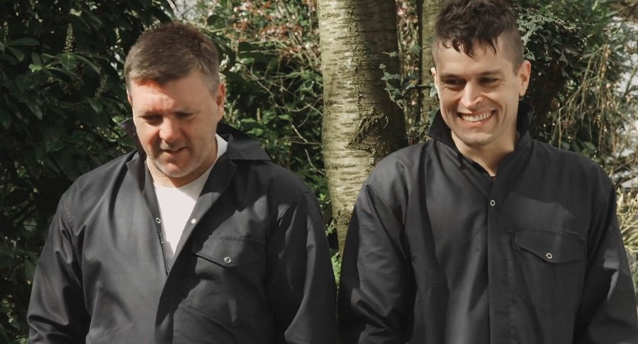 <a href="/veltonjlishke/">V-PAC PRODUCTIONS</a> released a hilarious blooper reel with Pete Bennett from upcoming sitcom GREEN FINGERS, on which Velton is actor, producer &amp; director!
View HERE: myindieproductions.com/velton-lishke-… 
Enjoy! 😂
#SupportIndieArtists #SupportIndieComedy <a href="/LaughsLit/">Lit Laughs</a> <a href="/indieactivity/">indieactivity</a> @IndieFilmPlace