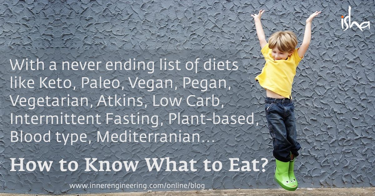 miraclemindapp's tweet photo. What is the right diet to maintain a healthy body and a balanced system? #Sadhguru shares insights: "With what kind of food you are experiencing maximum levels of energy and alertness, please eat that, and you will be healthy." #TuesdayTip #GoRawChallenge #GoRaw #InnerEngineering https://t.co/kQmouC4Yfp